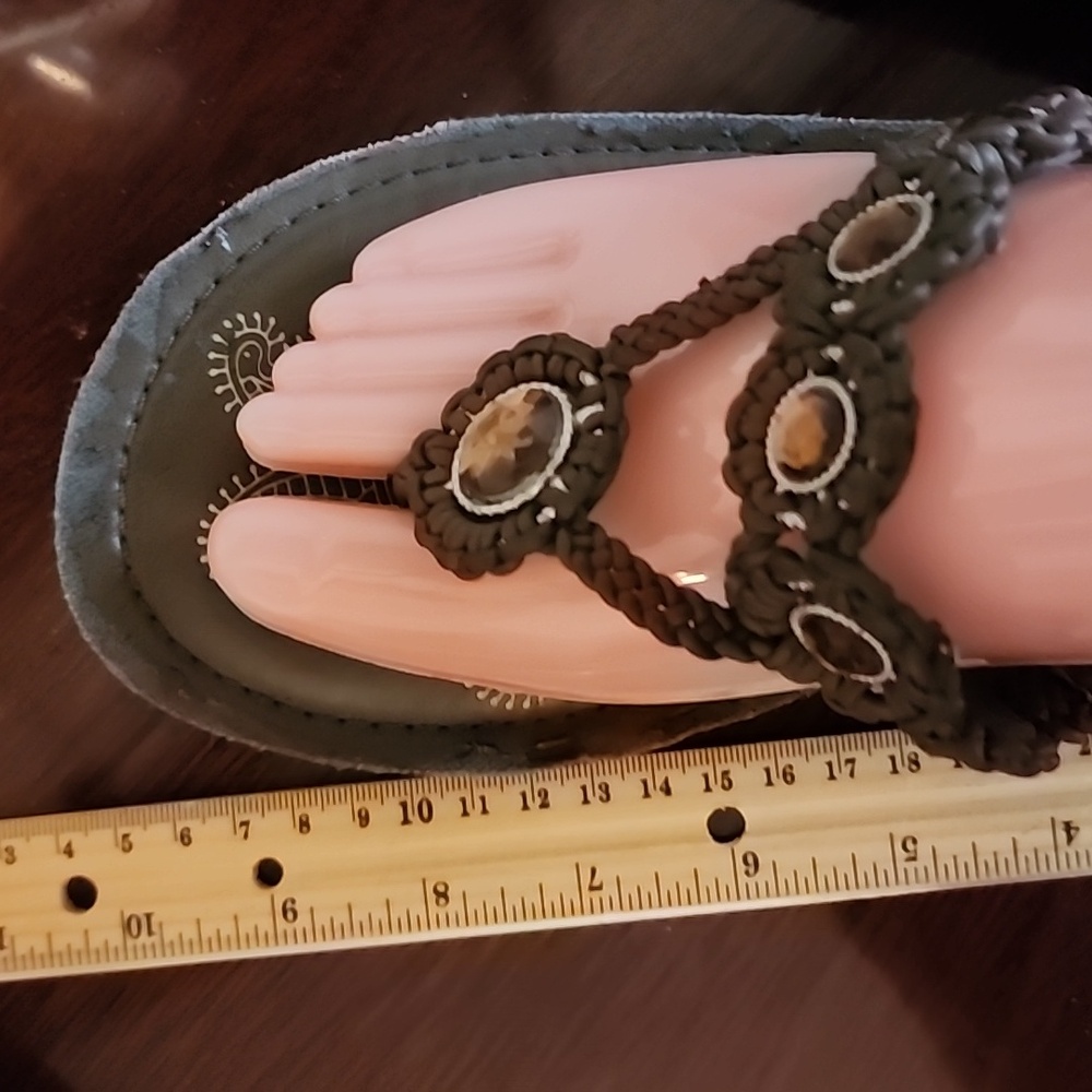 Bejeweled platform thongs size 9 - Picture 6 of 7
